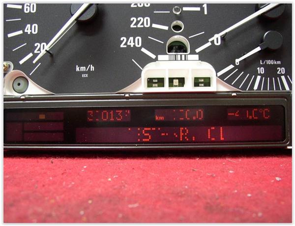 AUTO ELEKTRONIKA Popravak pixela na displayu