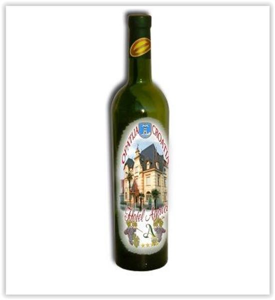 Boce sa vinom i rakijom