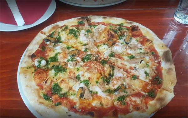 Pizzeria malo misto sinj 14