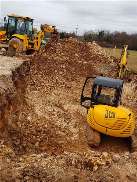 Villa anđela selina - građevinska mehanizacija herak 19