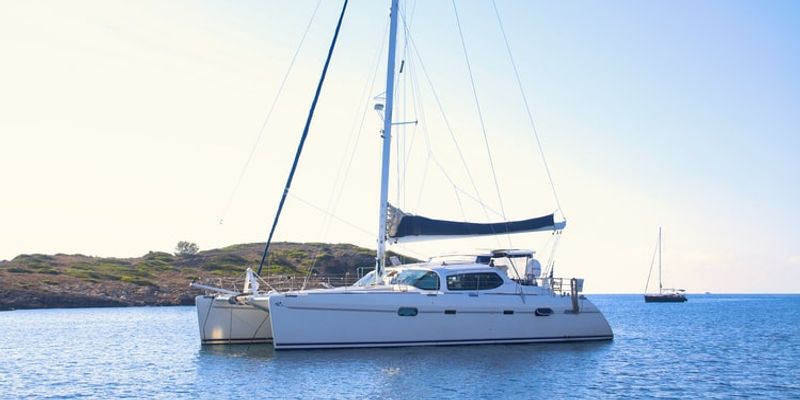 Charter katamarana