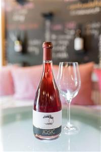 OBITELJSKI PODRUM JOSIĆ, VL. VLATKA JOSIĆ - RESTORAN I VINARIJA JOSIĆ BARANJSKI ŠILER JOSIĆ