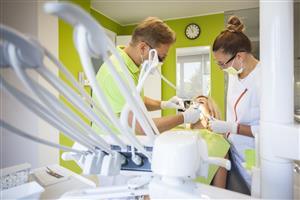 CENTAR DENTALNE MEDICINE dr. ZVONIMIR HRALA ESTETSKA STOMATOLOGIJA