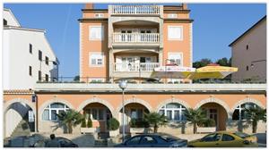 APARTMANI ŽUŽIĆ - RESTORAN PIZZERIA DVI PALME IZNAJMLJIVANJE APARTMANA