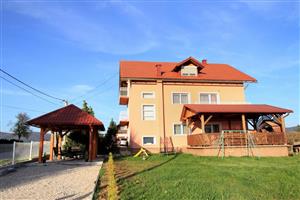 SARA-M, obrt za proizvodnju, trgovinu i usluge, vl. Nikola Matasić IZNAJMLJIVANJE APARTMANA