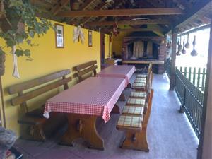 SEOSKI TURIZAM LARVA, VL. DARKO LARVA Ruralna kuća za odmor Larva, Trenkovo IZNAJMLJIVANJE PROSTORA ZA PROSLAVE