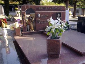 QUATTRO GRANIT d.o.o. NADGROBNI SPOMENICI