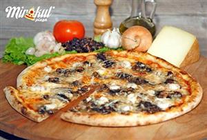 PIZZERIA MIRAKUL-Ukusna Pizza Split PIZZA NERA