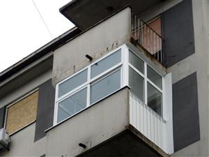 Lin.AL d.o.o. aluminijska i PVC stolarija Rijeka ZATVARANJE BALKONA (24211)